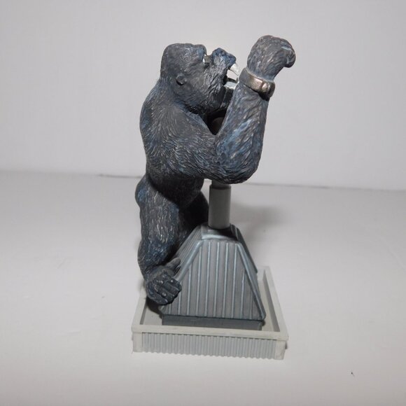 2010 Hallmark 4" King Kong on top of Building Figure ornament ** READ - Picture 5 of 9